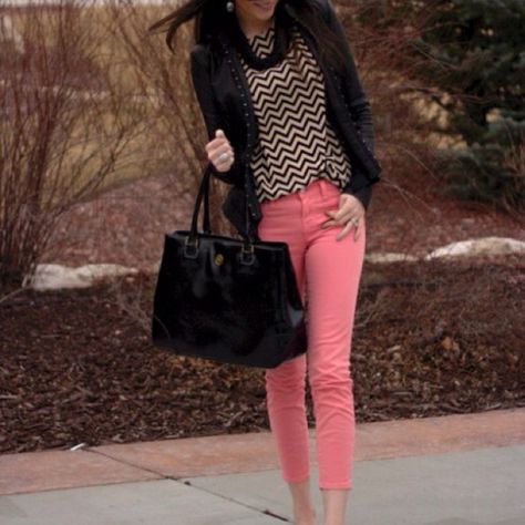 . Outdoor Outfits, Outfits Stylish, Outfit Trends, Pink Pants, Looks Chic, Stylish Fashion, Mode Inspiration, Look Chic, Primavera Estate