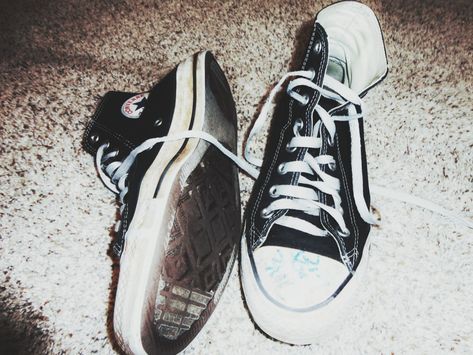 #cinematicphotography #digitalcamera #aesthetic #converse #grunge Aesthetic Converse, Converse Aesthetic, Lord Help Me, Purple Hearts, Barbed Wire, 2024 Trends, Cinematic Photography, School Subjects, Purple Heart