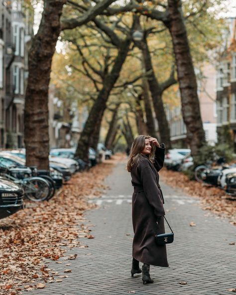 📸 One of the most instagrammable fall locations in Amsterdam. 📍Lomanstraat 📸Send me @leris_photo_amsterdam a direct message to check the availability and book your shoot❤️ Fall Locations, Amsterdam Photo Ideas, Amsterdam Photos, Send Me, Photo Ideas, Amsterdam