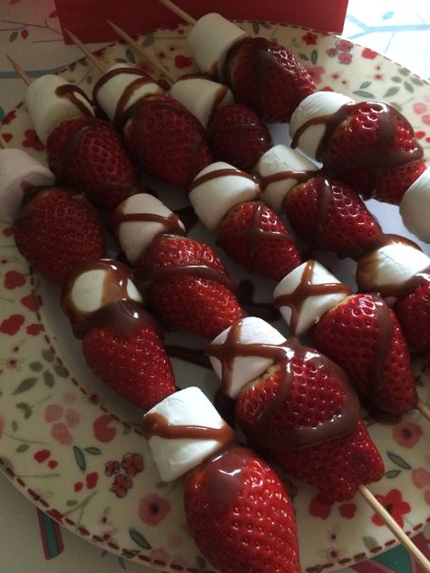 Strawberry marshmellow kebabs #valentines Kebabs, Raspberry, Valentines, Fruit, Quick Saves, Valentine's Day