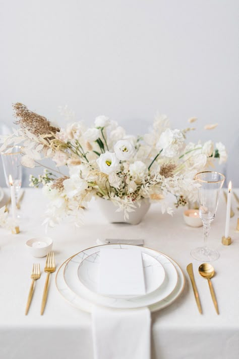 Read More: https://www.stylemepretty.com/vault/image/6882986 Stone Cellar, Blomme Rangskikkings, Minimalist Wedding Reception, Roses Butterfly, Butterfly Ranunculus, Autumn Clematis, Rustic Wedding Decorations, Wedding Aesthetics, Wedding Table Designs