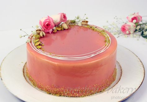 Pistachio Rose Cake Easy Mirror Glaze Recipe, Mirror Glaze Recipe, Vegan White Chocolate, Mirror Glaze Cake, Raw Cake, Coconut Milk Recipes, Double Chocolate Chip Cookies, Pistachio Cake, Buttercream Filling