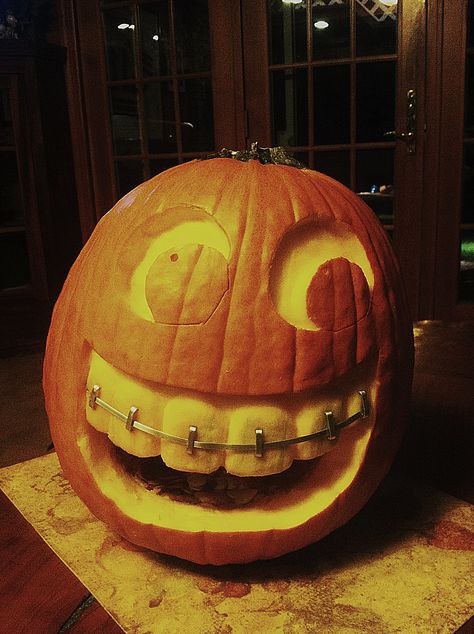 Happy halloween! Pumpkin With Braces, Halloween Ads, Amazing Pumpkin Carving, Carving Pumpkins, Pumpkin Carving Ideas, Pumpkin Carvings, Carved Pumpkin, Pumpkin Carving Templates, Pumpkin Ideas