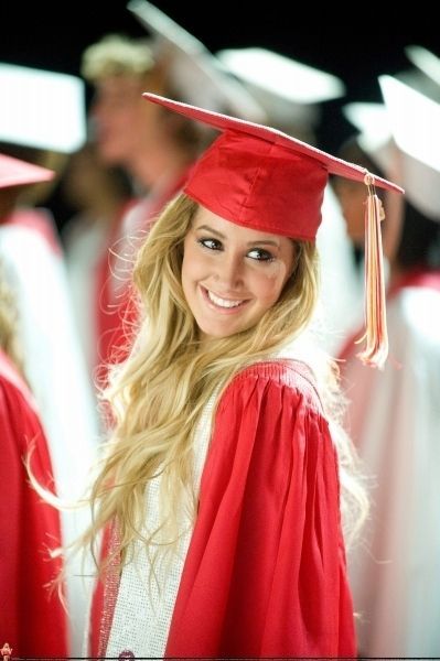 High School Musical Graduation, High School Musical Quotes, Sharpay Evans, High School Musical 3, Disney Channel Stars, Emperors New Groove, Graduation Hairstyles, New Groove, Ashley Tisdale