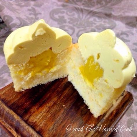 Mango Buttercream, Chiffon Cupcakes, Mango Cupcakes, Mango Curd, Fruit Store, Mango Dessert Recipes, Curd Filling, Mango Dessert, Filled Donuts