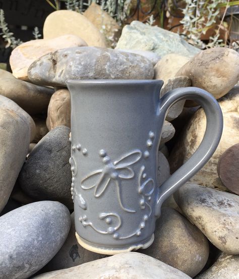 Satin Grey glazed stoneware Dragonfly mug. Slip trailed with porcelain. 350 ml Slip Trailing Pottery, Earth Pottery, Pottery Slip, Slip Trailing, Coil Pottery, Clay Techniques, Pottery Inspo, Amaco Glazes, Beginner Pottery