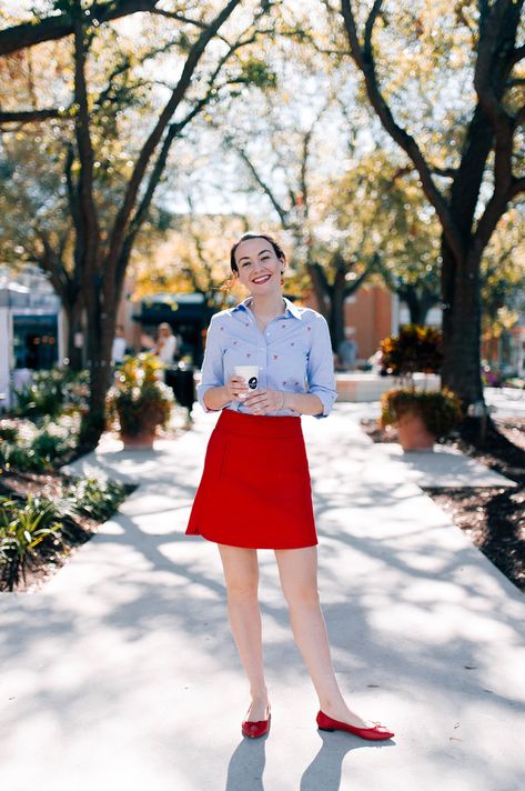 Draper James Embroidered Bow Button Down Preppy Red Skirt For Fall, Red Pleated Mini Skirt In Preppy Style, Red Buttoned Skirt, Red Pleated Preppy Mini Skirt, Mini Skirt Ideas, Wardrobe Palette, Maxi Dress Styles, Red Button-up Mini Dress For Spring, Carly The Prepster