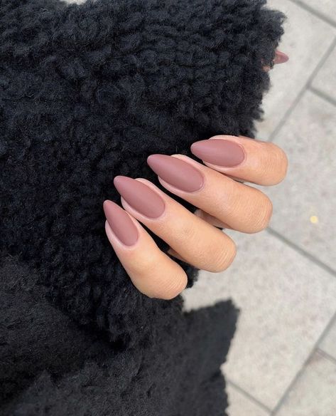 Matte Almond Nails, Matte Nail Colors, Matte Pink Nails, Velvet Nails, Simple Fall Nails, Nails Matte, Cute Nails For Fall, Matte Nails Design, Soft Nails