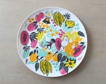 IamMiaFinland - Etsy Finland Little My Moomin, Moomin Characters, Marimekko Fabric, Tove Jansson, Kawaii Gifts, Melamine Plates, Fruit Plate, Fruit Snacks, Gift For Friend