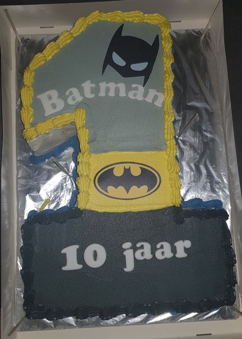 Batman #1 cake Make Number Cake, Batman Cake Ideas, Cake Batman, Batman Cupcakes, Number 1 Cake, Batman Cake Topper, Batman Birthday Cakes, Batman Design, Buttercream Birthday Cake