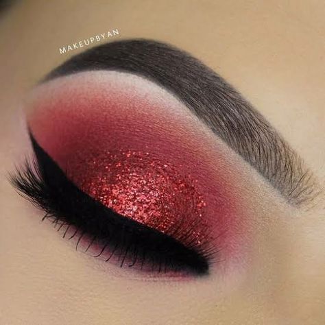 Eyelid Primer, Red Makeup Looks, Christmas Eye Makeup, Red Eye Makeup, Christmas Makeup Look, Holiday Makeup Looks, Dip Brow, Red Eyeshadow, Glitter Eye Makeup