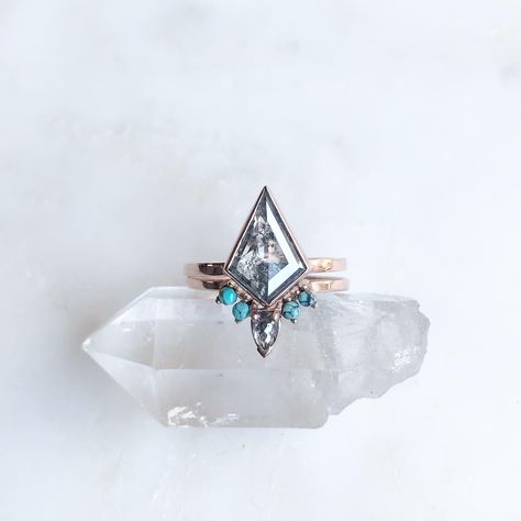 diamonds + turquoise.  ::  Alexis Russell Rings Engagement Shapes, Wedding Ring Ideas, Turquoise Engagement Ring, Alexis Russell, Moonstone Engagement, Custom Wedding Rings, Gold Diamond Wedding Band, Moonstone Engagement Ring, Purple Jewelry