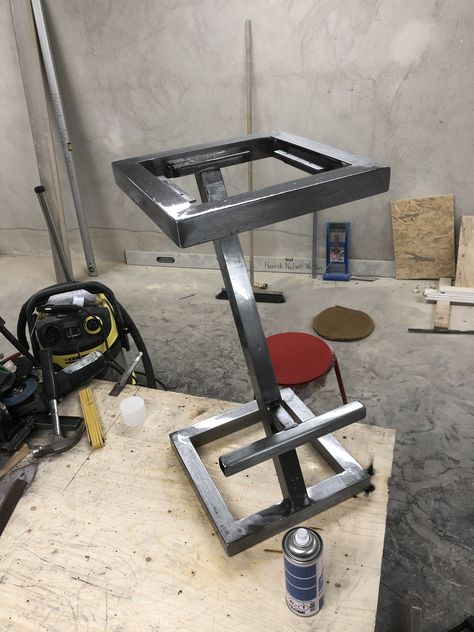 Beginner Welding Projects Ideas, Beginner Welding Projects, Beginner Welding, Simple Chair Design, Fabrikasi Logam, Stick Welding, Welding Projects Ideas, Steel Furniture Design, Welded Furniture