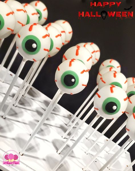 This listing is for one dozen(12) of Halloween Eyeball cake pops. **If ordering paper straws, design/colors based on availability. Halloween Cake Pop Ideas Easy, Halloween Treats Cake Pops, Eye Cake Pops, Eyeball Cake Pops Halloween, Cake Pop Eyeballs, Cute Halloween Cake Pops, Cake Pops Designs Halloween, Eye Ball Cake Pops, Vampire Cake Pops