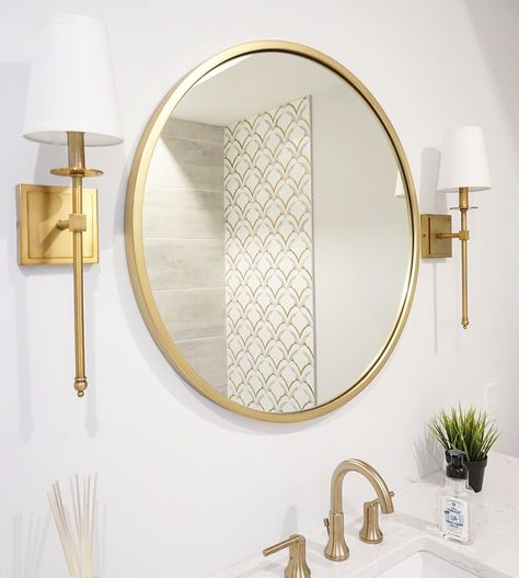 Bathroom mirror, sconces in gold ans brass Brass Bathroom Mirror Ideas, Bathroom Mirror Sconces, Sconces Bathroom Mirror, Brass Bathroom Mirror, Mirror And Sconces, Wc Ideas, Mirror Sconces, Master Bath Renovation, Bath Renovation