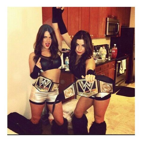 0 Group Costumes Ideas, Bff Costumes, Wwe Costumes, Themed Costumes, Top Halloween Costumes, Wwe Diva, Bff Halloween Costumes, Best Friend Halloween Costumes, Halloween Coustumes