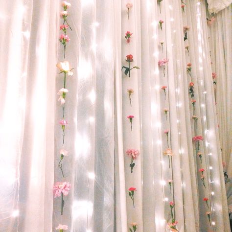 Wedding Night Bedroom, Fairy Light Backdrops, Night Bedroom, Wedding Vans, Flower Fairy Lights, Beautiful Bedroom Decor, Light Backdrop, Easy Backdrops, Flower Wall Backdrop