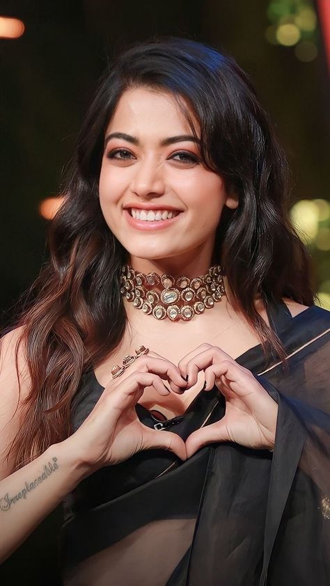 Rashmika Mandanna Photos Full Hd, Rasmika Mandanna Images, Beautiful Girly Wallpapers, Rashmika Mandana Cute Hd Wallpaper, Photoshop Hair, Beauty Crush, Girl Hair Colors, Couple Wedding Dress, Deepika Padukone Style