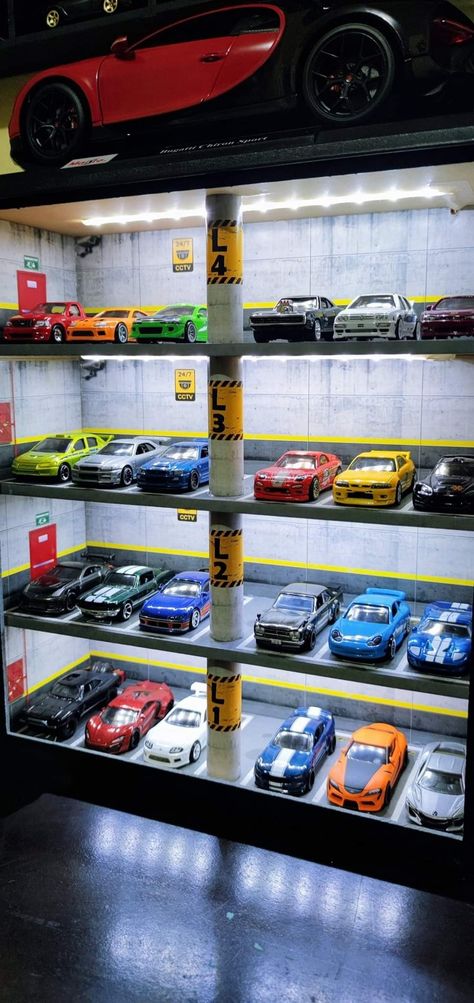 Hotwheel Car Storage, Display For Hot Wheels Cars, Shelf For Hot Wheels Cars, Model Car Shelf Ideas, Lego Car Garage Ideas, Hot Wheels Car Display, Rc Car Display Ideas, Shelf For Car Collection, Model Cars Display Ideas