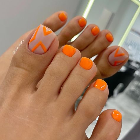 #OrangePedicure #OrangePedicureIdeas #OrangePedicureNail #OrangePedicuresPosted by Zoe Scott: Whether you're drawn to the understated elegance of a matte finish or the bold statement of long, vibrant nails, the orange pedicure is your canvas fo... Cute Summer Toes, Boo Nails, Orange Pedicure, Famous Nails, Orange Toe Nails, Nails Pies, Feet Nail Design, Pedicure Designs Toenails, French Pedicure