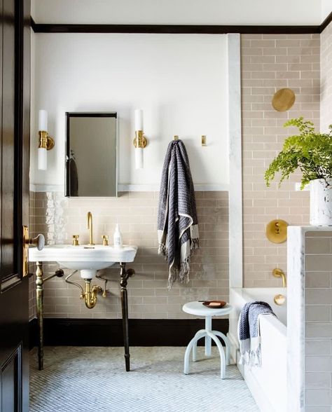 Zoe Feldman Inc. on Instagram: “Drooling over this space @landedinteriors. We are forever fans of industrial chic bathrooms. 😍 #interiorinspo #brasstaps #classicbathroom…” Bathroom Beige, Victorian House Renovation, Minimal Bathroom, Classic Bathroom, Ideas Bathroom, Cheap Decor, Interior Design Firms, Bathroom Makeover, Cheap Home Decor