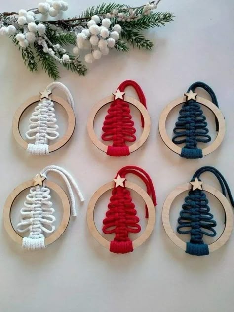 Crochet Ornaments Pattern, Christmas Macrame Ideas, Handmade Christmas Ornaments Diy, Christmas Macrame, Free Macrame Patterns, Macrame Knots Pattern, Macrame Christmas, Diy Christmas Tree Ornaments, Handmade Christmas Crafts