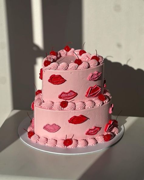 Mini Pink Birthday Cake, Valentines Gender Reveal, 21st Cakes, Lipstick Cake, Piping Buttercream, Susie Cakes, 7 Cake, 16 Candles, 21st Cake