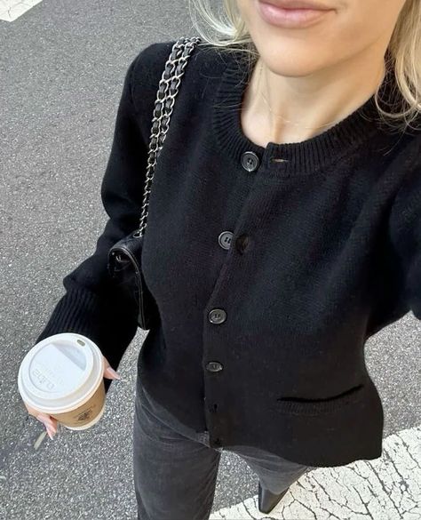 Corporate Girly, Slim Cardigan, Uni Outfits, Future Style, Cardigan Outfits, Stockholm Fashion, Winter Fits, Mode Ootd, School Fits