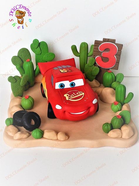 Fondant Lightning Mcqueen, Cars Cake Design, Disney Cars Theme, Lightning Mcqueen Cake, 4de Verjaardag, Mcqueen Cake, Cars Birthday Cake, Fondant Flower Cake, Cars Cake