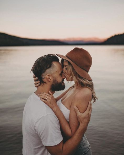 Fishing Engagement Photos, Engagement Photos Classy, Simple Wedding Dress Country, Country Engagement Photos, Classy Country, Engagement Photo Props, Winter Engagement Pictures, Country Engagement Pictures, Donner Lake