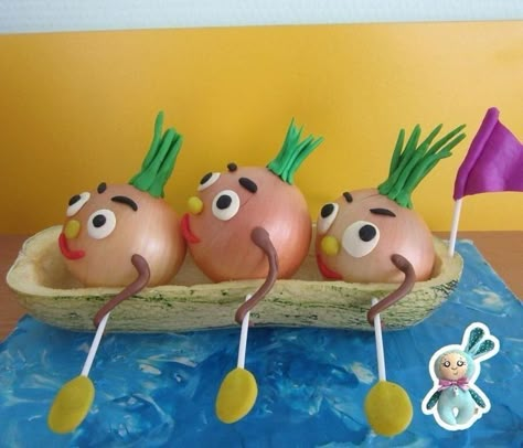 Veggie Display, Preschool Creative Art, Vegetable Crafts, Pumpkin Carving Party, Fruit Carving, Kindergarten Crafts, Diy Crafts Paper Flowers, Autumn Crafts, Fall Projects