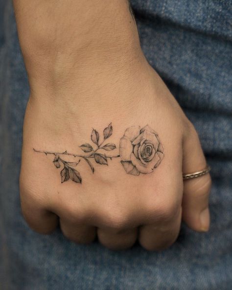 Glass Tattoo, Tattoo Designs For Men, Rose Tattoo Design, Cute Rose, Ink Master, Tattoo Designs For Women, Tattoo Designs Men, Beautiful Rose, Rose Tattoo