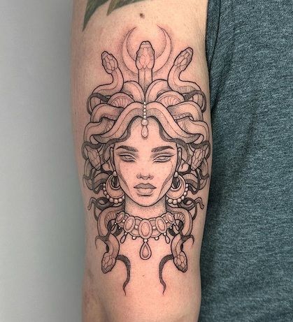 Medusa Tattoos Tattoo Between Breast, Fierce Tattoo, Medusa Tattoo Design, Tattoos For Women Half Sleeve, Upper Arm Tattoos, Tattoos For Black Skin, Medusa Tattoo, Pretty Tattoos For Women, Stomach Tattoos