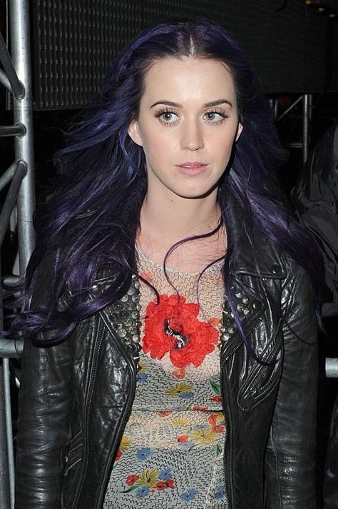 Katy Perry Purple Hair, Natural Haircut Styles, Katy Perry Hair, Wedding Hairstyles For Women, Long Sleek Hair, Kim Kardashian Hair, Straight Layered Hair, Cool Hairstyles For Girls, Coachella Music Festival