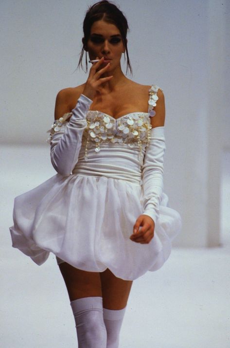 Dolce & Gabbana, 1991 Runway Aesthetic, Dolce And Gabbana Runway, 90s Runway, 90s Runway Fashion, Runway Fashion Couture, 1990's Fashion, Couture Fashion, 90s Fashion, Runway Fashion