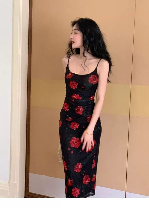 Red Rose Dress Outfit, Black Dress With Red Flowers, Rose Dress Outfit, Summer Outfit Guide, Neat Casual Outfits, Elegant Outfit Classy, Gowns Dresses Elegant, Red Bodycon, Modest Dresses Casual