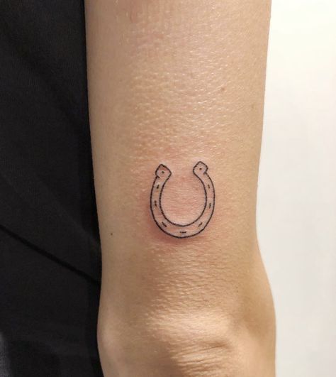 Horseshoe Minimalist Tattoo, Tiny Horseshoe Tattoo Simple, Horseshoe Flash Tattoo, Horse Shoe Tattoo Ideas, Simple Horseshoe Tattoo, Horshoe Tatoos, Small Horseshoe Tattoo, Dainty Horseshoe Tattoo, Tiny Horseshoe Tattoo