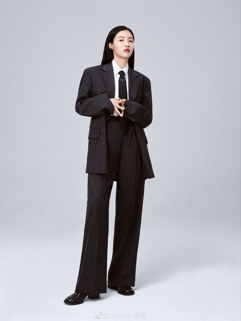 Suit Reference Women, Masculine Women Prom Outfits, Black Suit White Shirt Women, Big Suits For Women, Suits For Women Photoshoot, Women In A Suit, Women In Suits Photoshoot, Girl In Suit