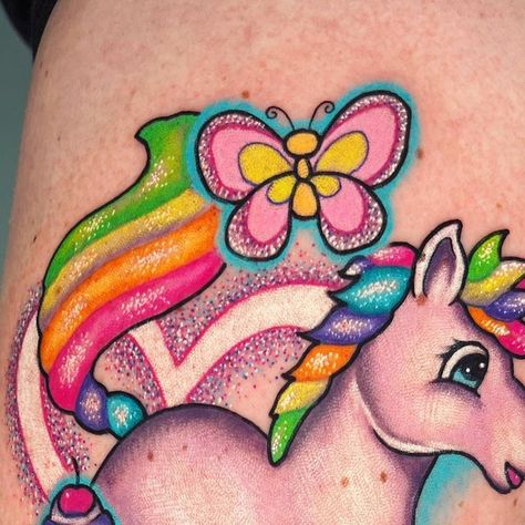 ✨Amanda Graves✨ 𝑔𝓁𝒾𝓉𝓉𝑒𝓇 𝓉𝒶𝓉𝓉𝑜𝑜𝓈 on Instagram: "Lisa Frank x Amanda Graves collab 😜✨💕 #glittertattoo" Amanda Graves Glitter Tattoo, Amanda Graves Tattoo, Lisa Frank Inspired Tattoos, Lisa Frank Tattoos, Lisa Frank Tattoo Ideas, Lisa Frank Tattoo, Frank Tattoo, Tattoo Therapy, Rainbow Tattoo