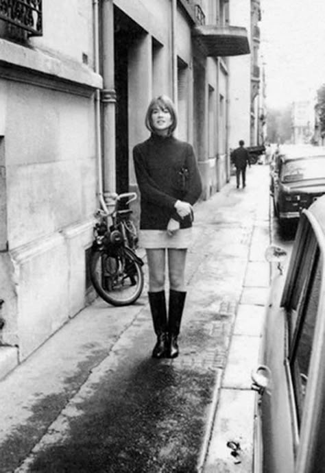 Francoise Hardy Style, Moda 80s, Beatnik Style, Style Année 60, Rock And Roll Girl, French New Wave, Lois Jeans, Charlotte Rampling, 60s 70s Fashion