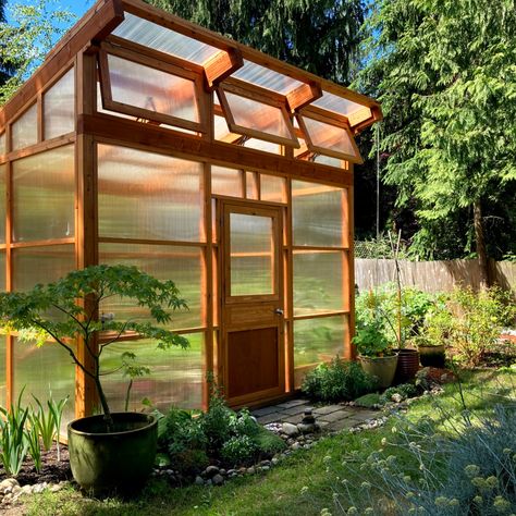 Cedar built greenhouse. Modern Greenhouse, Cedar Greenhouse, Wooden Greenhouse, Modern Greenhouses, Greenhouse Frame, Diy Greenhouse Plans, Outdoor Greenhouse, House Shed, Wooden Greenhouses