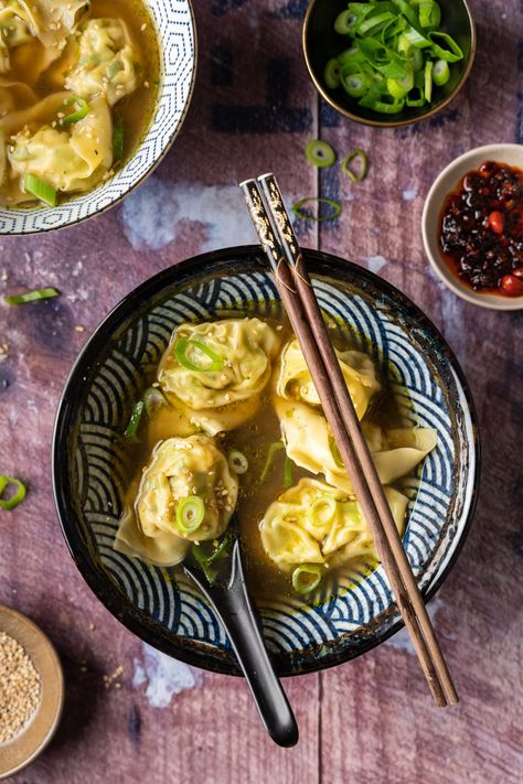 Wonton Filling Recipe Vegetarian, Wantan Soup, Vegetarian Dumpling Soup, Wonton Filling Recipes, Vegetable Wontons, Vegetarian Wonton, Healthful Foods, Crumbled Tofu, Soup With Tofu