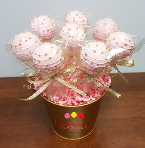 Gold Cake Pops, Pink And Gold Cake, Cake Pop Bouquet, Quince Cake, Grad Party Favors, Cake Pop Designs, Pink Party Favors, 25th Birthday Parties, Cake Pop Decorating