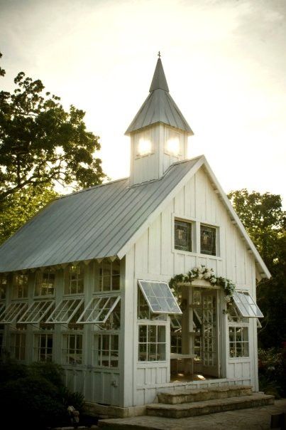 Barn turned greenhouse Old Country Churches, Country Church, She Sheds, Old Barns, Garden Structures, Little Houses, Garden Shed, Barn House, Garden Room