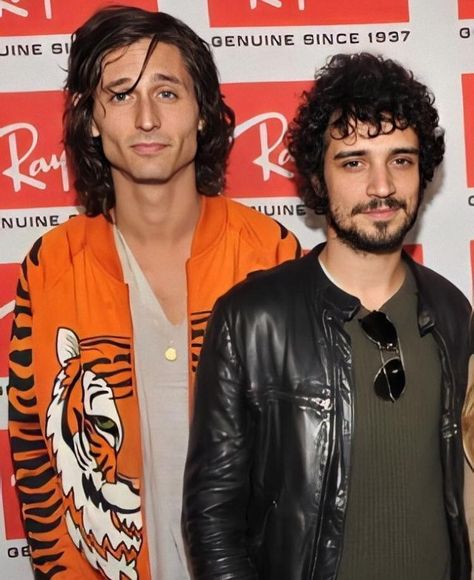 Fab Moretti, Nick Valensi, The Strokes