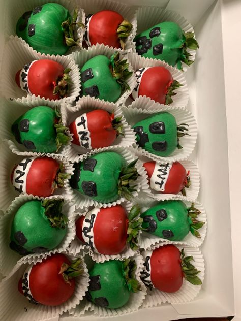 Minecraft Chocolate Covered Strawberries, Prom Proposal, Covered Strawberries, 11th Birthday, Chocolate Covered Strawberries, 6th Birthday, Caprese Salad, Chocolate Covered, Strawberries