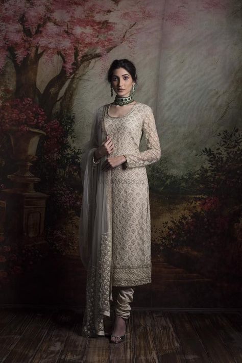 Sabyasachi Suits, Off White Designer, Nikkah Dress, Salwar Kamiz, Desi Clothes, White Suit, Traditional Indian Outfits, Indian Couture, Dress Indian Style