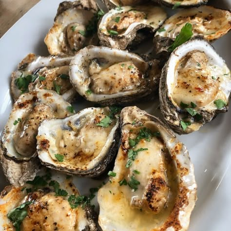 Oysters On Half Shell, Fish Casseroles, Baked Oyster Recipes, Cooked Oysters, Smoked Oysters, Grilled Oysters, Oyster Roast, Creole Cooking, Oyster Recipes