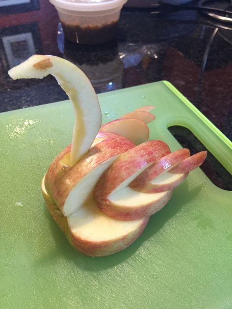 Apple Swan! Apple Swan, Dog Bun, Hot Dog Buns, Hot Dogs, Food Lover, Ethnic Recipes