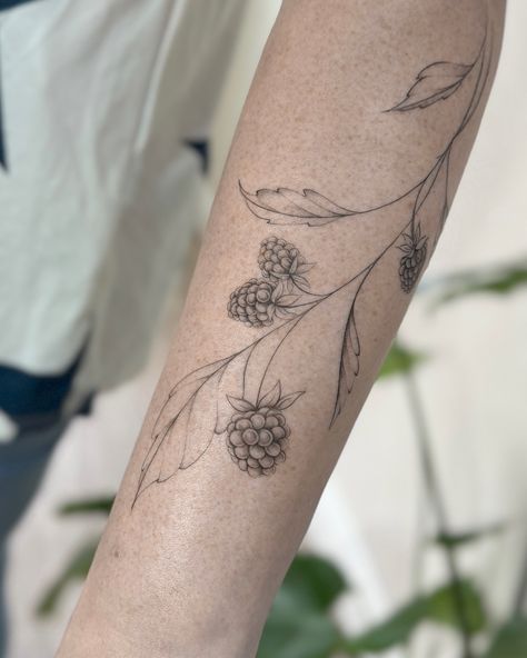 Delicate Plant Tattoo, Dainty Leaf Tattoo, Philodendron Tattoo, Hawthorn Tattoo, Botany Tattoo, Wisteria Tattoo, Men's Tattoo, Tiny Tats, Tattoo Uk